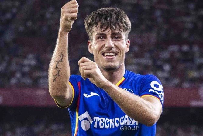 Adrián Liso celebrando un gol del Getafe